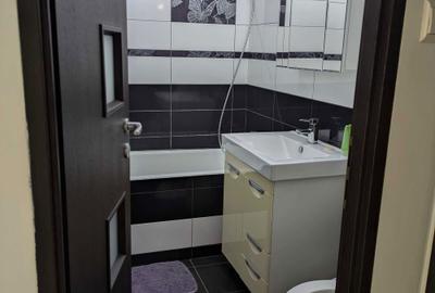 Apartament cu 2 camere decomandat în Apărătorii Patriei - 8