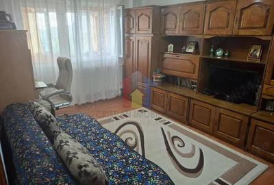 Calarasilor -Primarie, Ap 2 cam, partial mobilat si utilat,