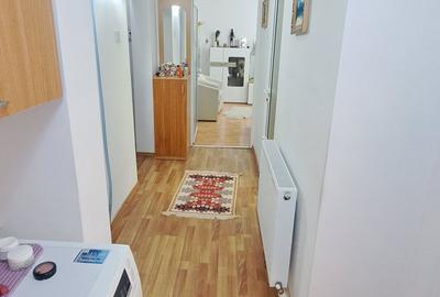 Apartament cu 2 camere decomandat în Obor