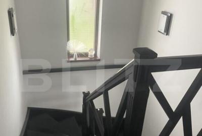 Casă cu 7 camere cu Teren 900 Mp în Central - 12