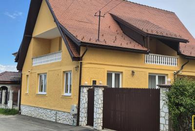 Casă cu 4 camere în Rășinari - 2