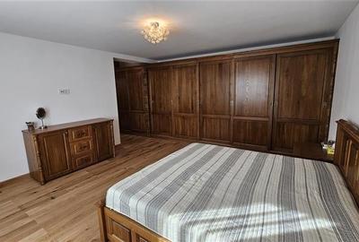 Casa renovata 200mp pe 2 niveluri,parcare, curte cu foisor,Centru, str.Nicolae B - 24
