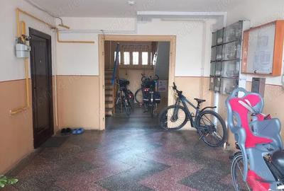 Apartament 3 camere Sagului decomandat fara amenajari - 1