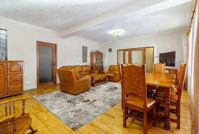 Casă individuală cu 4 camere cu Canalizare în Central