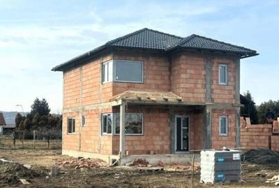 Casa individuala 130mp cu teren liber 200 in Cristian Casa individuala 130mp cu teren liber 200 in Cristian - 1