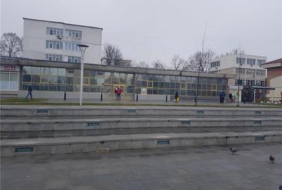 Spațiu comercial, de 530 mp, în Central - 4