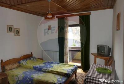 Casă cu 9 camere cu Canalizare în Central - 3