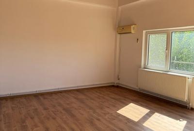 Casă cu 13 camere cu Canalizare în Cățelu - 16