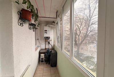Apartament cu 4 camere decomandat în Apărătorii Patriei