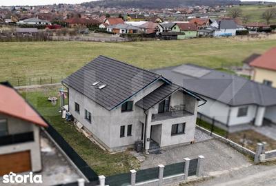 Casă cu 5 camere cu Teren 600 Mp în Central - 1