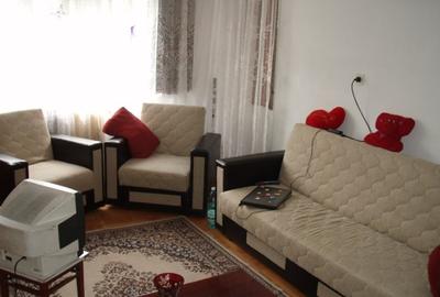 Proprietar ofer spre  inchiriere apartament 2 camere . - 4