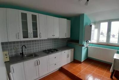 Apartament cu 3 camere semidecomandat în Central - 6
