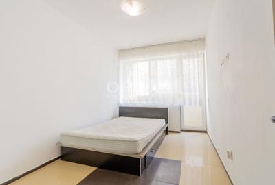 Apartament cu 3 camere semidecomandat în Florești