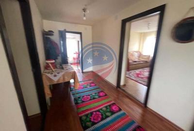 Casă cu 4 camere cu Teren 3500 Mp în Central