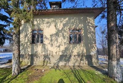 Casă cu 7 camere cu Teren 4098 Mp în Grădiștea - 1