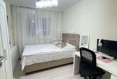 Apartament cu 3 camere decomandat în Olteniței