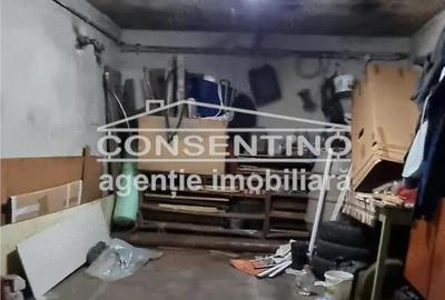 Se vinde imobil cu 3 camere , zona Hasdeu , liber 80 mp , boxa , garaj - 7