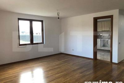 Casa spatioasa, 5 camere, teren 900mp, in Sanpetru