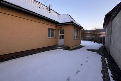 Casă cu 2 camere cu Teren 550 Mp în Central
