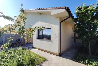 Duplex cu 4 camere cu Canalizare în Moșnița Nouă - 1