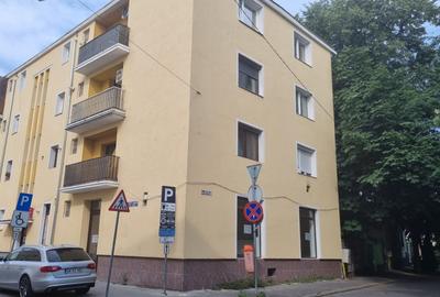 Spatiu comercial central la parter de inchiriat - 11
