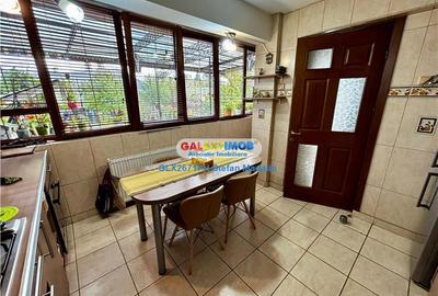 Casă cu 5 camere cu Canalizare în Central - 3