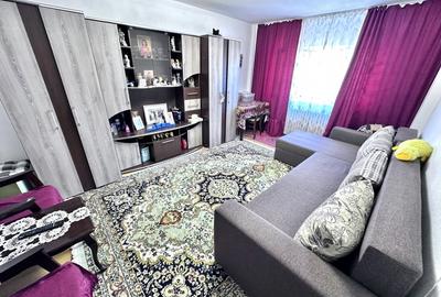Apartament cu 3 camere decomandat, mobilat în Cetate