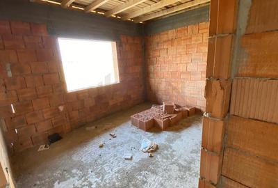 Casă individuală cu 3 camere cu Canalizare în Clinceni - 9