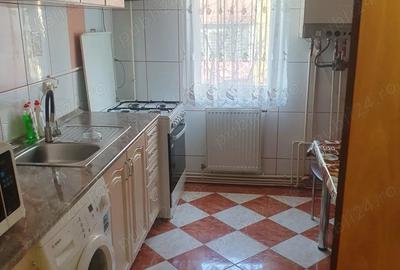 Se vinde apartament 3 camere. - 2