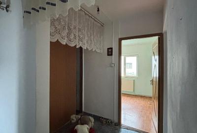 Apartament 3 camere decomandat, zona piață - 8