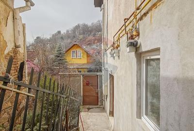 Apartament cu 3 camere semidecomandat, mobilat în Schei - 14