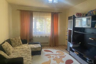 Apartament cu 3 camere decomandat în Central - 1