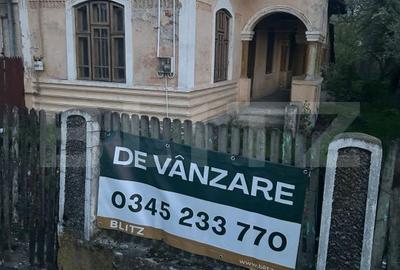 Casă cu 3 camere în Răzvad