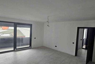 Casă cu 5 camere cu Teren 175 Mp în Tineretului - 4