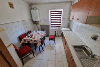 Apartament cu 3 camere decomandat în Inel II - 3