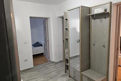 Apartament cu 3 camere decomandat în 1 Mai