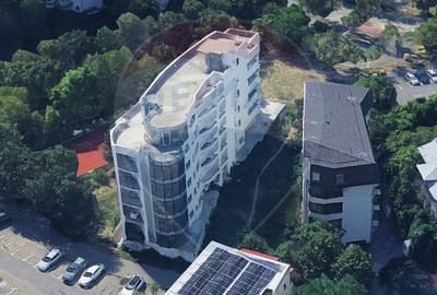 Spațiu comercial, de 2,180 mp, în Central - 12