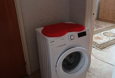 Apartament cu 3 camere semidecomandat în Rahova