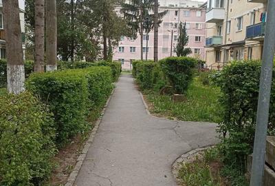 Apartament cu 3 camere semidecomandat în Simeria - 10