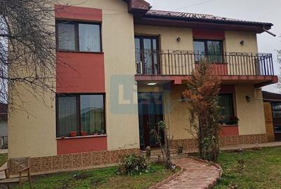 Casă cu 5 camere cu Teren 1100 Mp în Vânători - 9