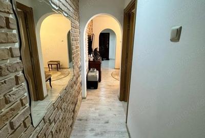 Apartament cu 3 camere semidecomandat în Central - 7