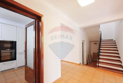 De Vanzare Casa cu 4 camere, Str. Arinului, Zona Dealur... - 14
