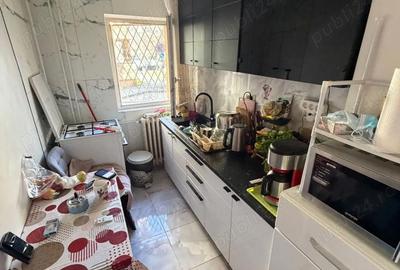 Garsonieră decomandată în Soarelui