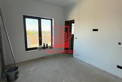 Casă cu 4 camere cu Teren 450 Mp în Rediu - 5