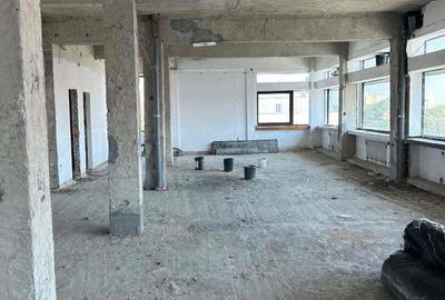 Spațiu comercial, de 300 mp, în Central