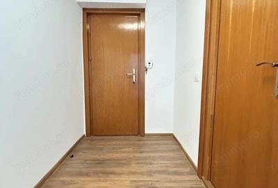 Apartament cu 3 camere decomandat, mobilat în Est - 1