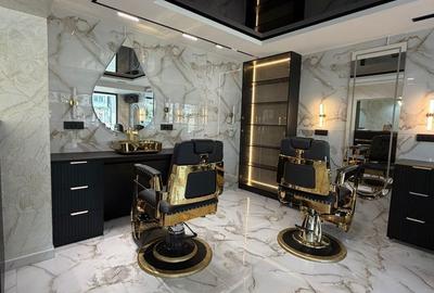 Spațiu comercial, de 80 mp, în Central - 6