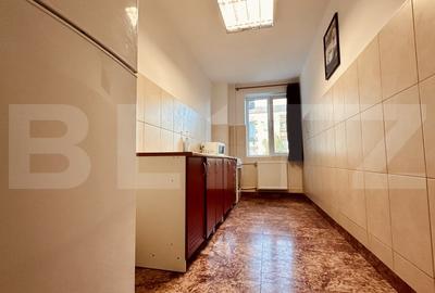 Apartament cu 3 camere, decomandate, etaj 3/4, dubla orientare, zona Rogerius - 8