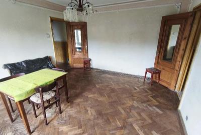 Apartament cu 3 camere semidecomandat în Micro 3 - 1