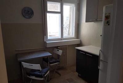 BLOC E //ap. decomandat 2 camere spațios cu terasă (73 mp2) plus boxă//etaj 4// - 9